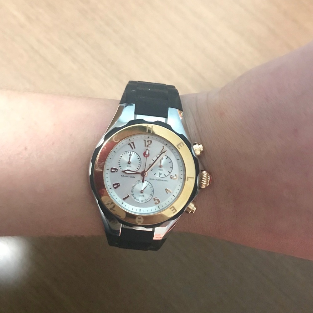 Women’s trendy Watch, comes with original BOX